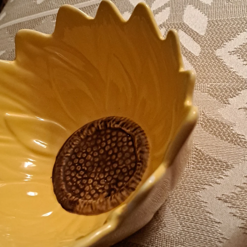 Sunflower bowl - Picture 3 of 4